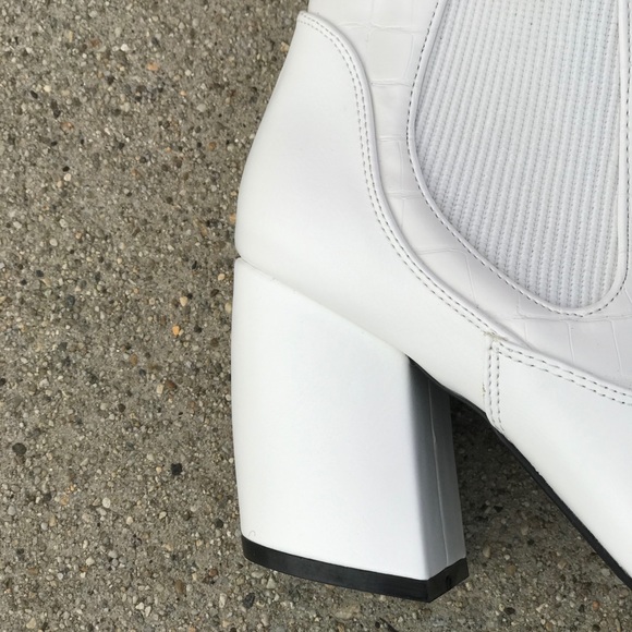 Qupid White Pointed Toe Ankle Block Heel Bootie - Picture 2 of 8